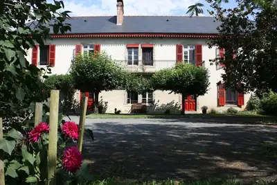 Image de La Maison de l'Ousse, chambres d'hôtes en Béarn, proche Lourdes et Pau.