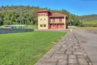 Image de The Gama Tower House: A villa with its own forest near the beaches, sleeps 12