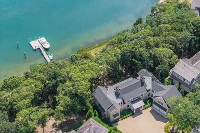 Image de New 6br Waterfront Home Private Dock & Sandy Beach