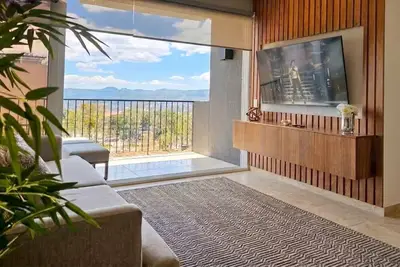Image de Vista Tower, 3-bedroom apartment, panoramic view, rooftop pool and gym