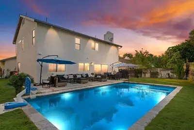 Image de OSide Private PoolHome 4bed/3Bth