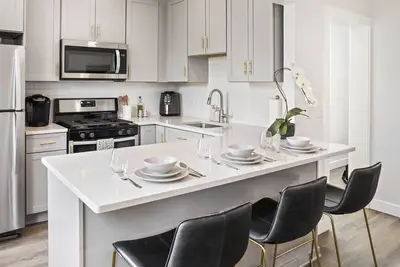 Image de Modern 2br Near Light Rail to Nyc & MetLife · W/D