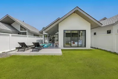Image de Akara Pool Villas Phuket by TropicLook