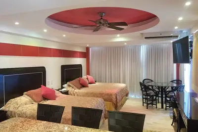 Image de Panoramic-2 Suites Beachfront Condo Ocean Views 2-Full Bathrooms 2 Full Kitchens