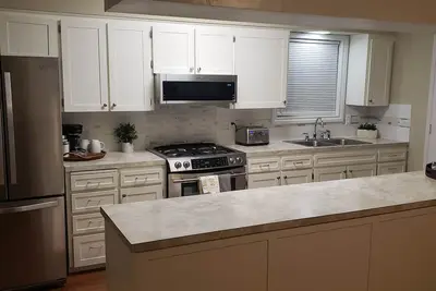 Image de Longterm Newly listed house in Portland 5 minute drive to Up
