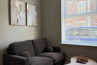 Image de Elegant York City Retreat 2br with Free Parking