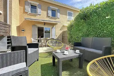 Image de Mas des Vignes - La Pimprenelle by Interhome