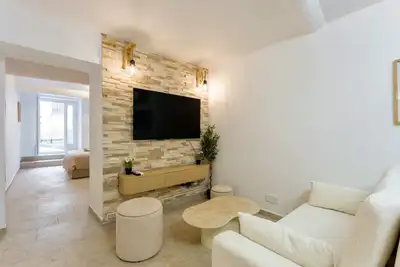 Image de Le Petit Pont d`Avignon - Terrasse privée & clim