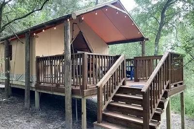 Image de Unique Comfy Glamping Escape at this Safari Tent in Livingston, Texas