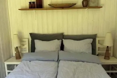 Image de Cozy summer cottage near the family-friendly Bärstabadet.