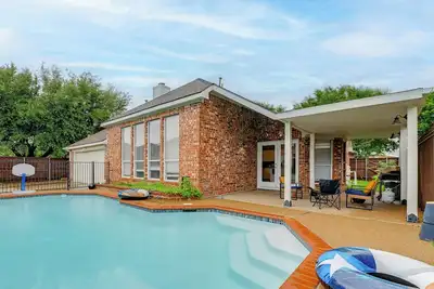 Image de 4 Mi to Toyota Stadium! Family Haven w/ Pool Oasis