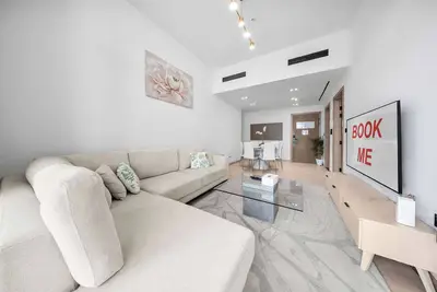 Image de Free housekeeping visits during your stay - StayShort - Modern 3br that Sleeps 6 in Jvc with Balcony!