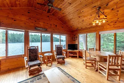 Image de Secluded Pet-Friendly Cabin Rental on Big Lake for Dreamy Glamping in Ely, Mn