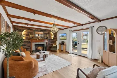 Image de Oasis 5br Farmhouse Retreat