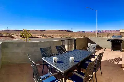 Image de Pet-Friendly Desert House with Vermillion Cliffs Views & Boat Parking Near Antelope Canyon, Page Arizona