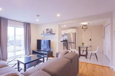 Image de 4. 5 Modern, furnished house with two bedrooms Laval, Canada