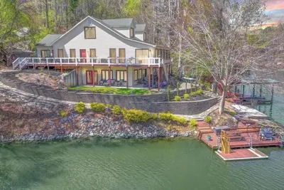 Image de Quiet Cove-Hot Tub l Dock| Kayak| Fire Pit l Grill