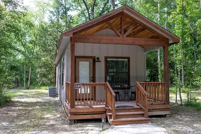 Image de Picturesque Cabin Beautifully Designed in Livingston, Texas