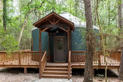 Image de Glamping Trips near Lake Livingston, for Wonderful Escapes to Nature in Texas in this Yurt