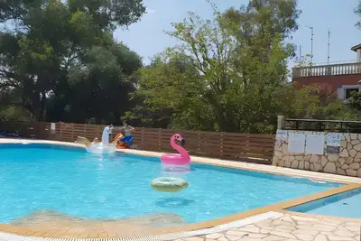 Image de Appartement 2 chambres confortable avec accès piscine – Apt 9