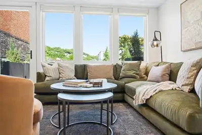 Image de The Pretzel Penthouse | Blue Oven Bakery