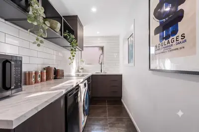 Image de A Premium Stay in the Heart of Hamilton