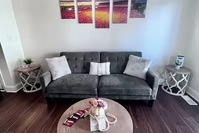 Image de Large 3 Bedroom Townhome Downtown Clemson and garage! Walk to Clemson Stadium!