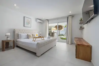 Image de Brand New 5br Villa w/Prvt Pool & Outdoor Kitchen