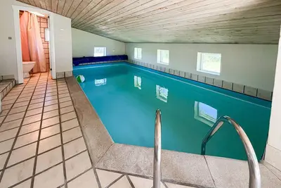 Image de Beautiful home in Bogense with sauna