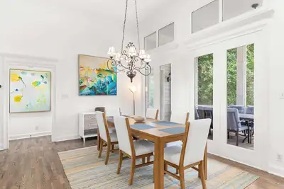 Image de Spacious Great Waters Home w/ Screened Porch