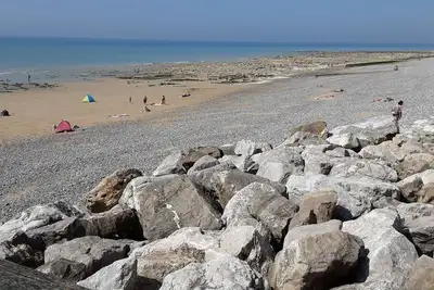 Image de Séjour dans une maison calme proche de la plage et de toutes les commodités.