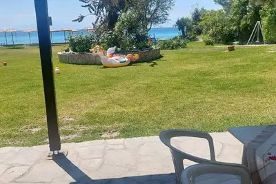 Image de Appartement « Marina's Houses By The Sea - Apt 4 » avec vue mer, Wi-Fi et climatisation