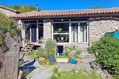 Image de Beautiful 3-bedroom country house in charming Mayres awaits you
