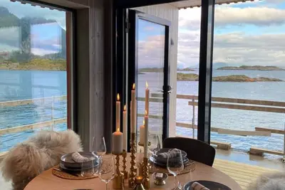Image de Waterfront apartment with panoramic sea view