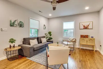 Image de 2 Mi to Dtwn! Durham Smart Home w/ Yard
