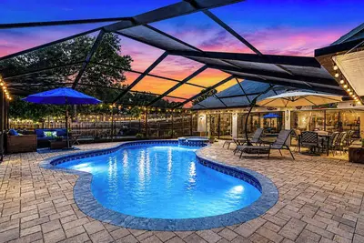 Image de Resort-Style Estate w/ Heated Pool, Theater & Pickleball