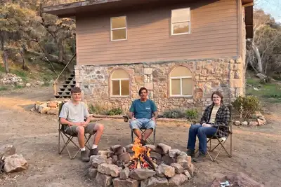 Image de Secluded 120‑Year‑Old Stone Cabin with Canyon Views, Mining Ruins & Waterfalls