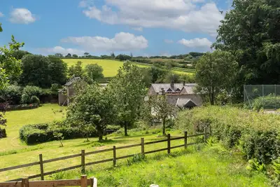 Image de Vue sur Jardin-Cottage-Sdb privée avec baignoire et douche-Devon