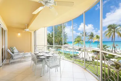 Image de The Meridian - Villa 12, Oceanfront, Second floor, 3 Bed, 3Bath, fully equipped.