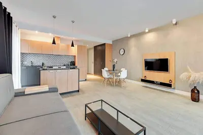 Image de Waterlane A15a | Spa, Pool & Gym | View & Marina