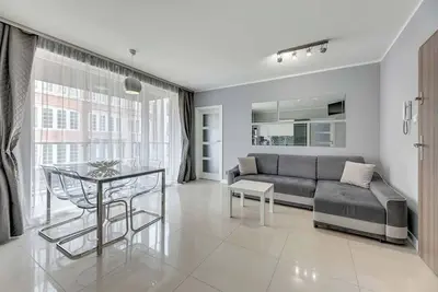 Image de Chmielna 39 with Balcony | City Center | Parking