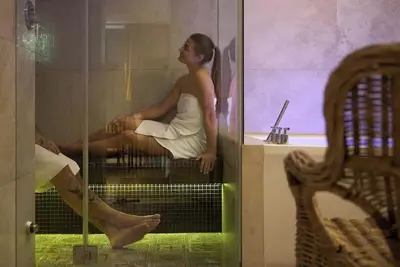 Image de Willa Deco 9 | Lemon Apt with Sauna & Jacuzzi