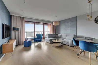 Image de Nº 83 with Balcony | Pool, Spa & Gym | River View