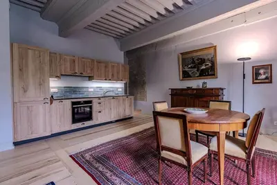 Image de Gîte Tour Est au Château de Vachères.