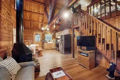 Image de Creekside Cedar Cabin