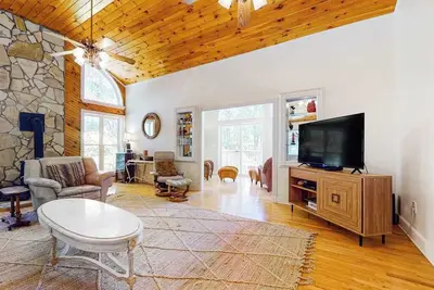 Image de Doe Heights Chalet Cabin