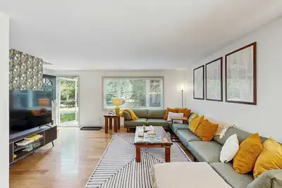 Image de Charming Centerville Escape Near Craigville Beach