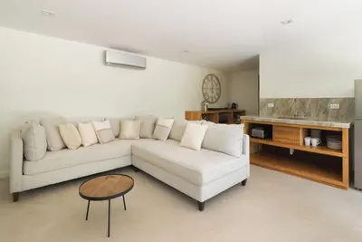Image de One bedroom apartment, large private yard in beautiful Playa Langosta with Ac