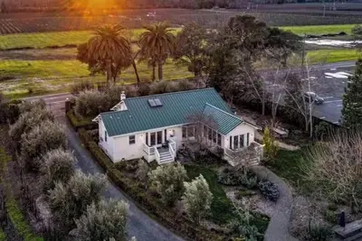 Image de Starlite Atelier: Alexander Valley Winery, Hot Tub