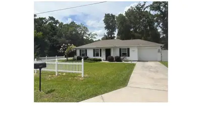 Image de 3-bedroom house  close to Wec, Hits, Obs convenient to shopping, Restaurants. Pet